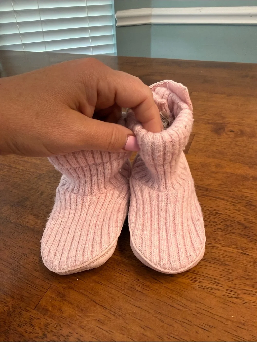 UGG Baby Skylar Seashell Pink Ribbed Knit Sweater Slipper Booties Infant 4/5